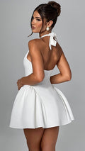 Elegantes Weißes Neckholder-Kleid